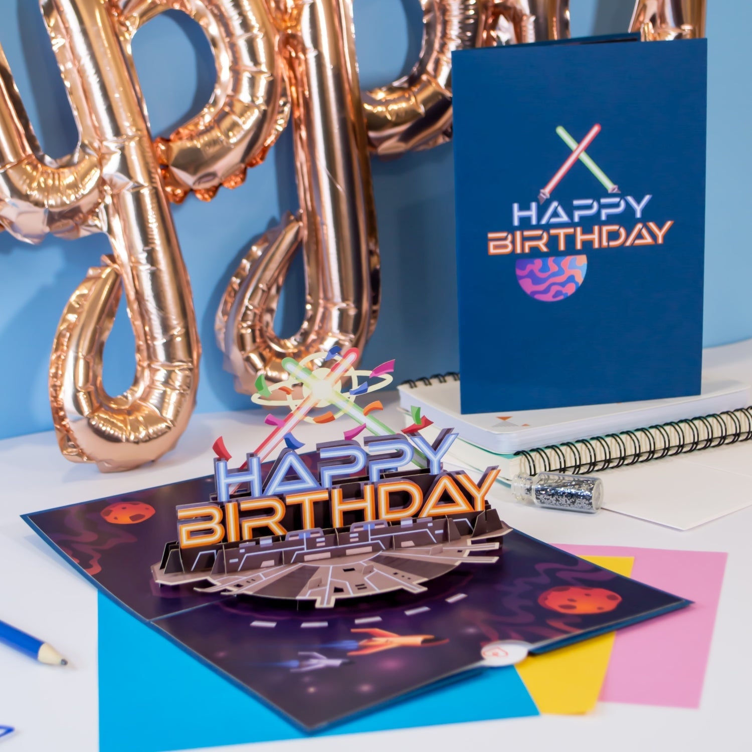 Carte pop-up d'anniversaire galactique